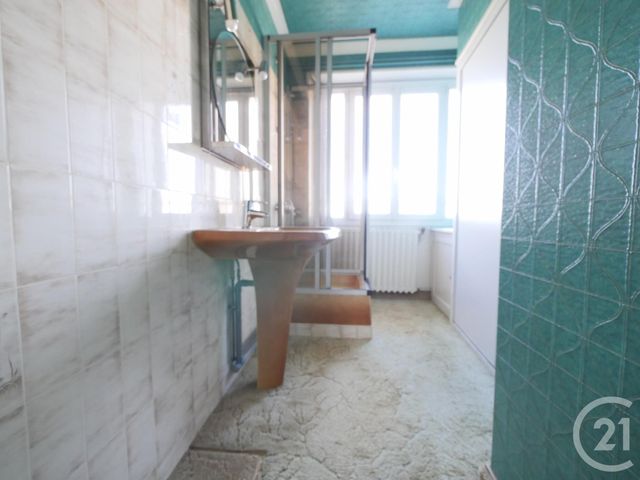 Appartement F3 à vendre - 3 pièces - 58.15 m2 - GUERET - 23 - LIMOUSIN - Century 21 La Fontaine Immobilier Appartement F3 à vendre - 3 pièces - 58.15 m2 - GUERET - 23 - LIMOUSIN - Century 21 La Fontaine Immobilier