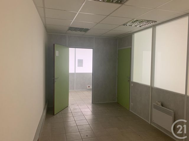 commerce à louer - 21.3 m2 - GUERET - 23 - LIMOUSIN - Century 21 La Fontaine Immobilier