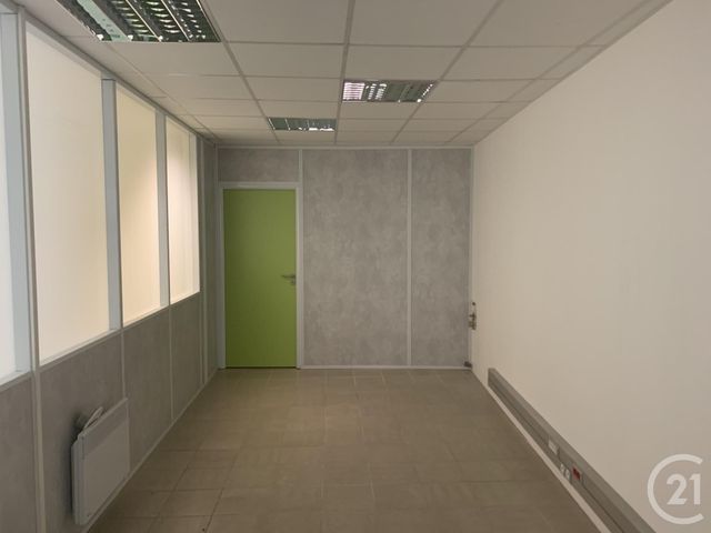 commerce à louer - 21.3 m2 - GUERET - 23 - LIMOUSIN - Century 21 La Fontaine Immobilier