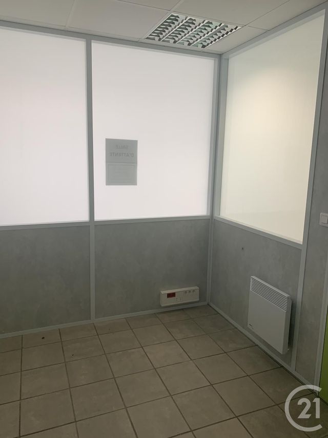 commerce à louer - 21.3 m2 - GUERET - 23 - LIMOUSIN - Century 21 La Fontaine Immobilier