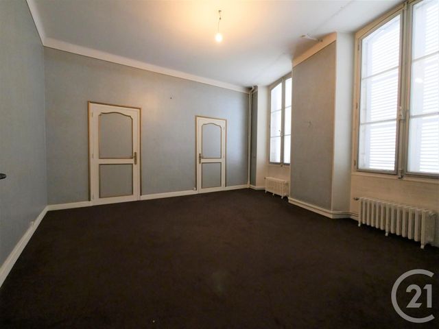 Afficher la photo en grand immeuble à vendre - 495.0 m2 - GUERET - 23 - LIMOUSIN - Century 21 La Fontaine Immobilier