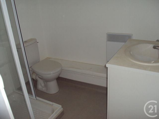 Appartement F2 à louer - 2 pièces - 26.0 m2 - GUERET - 23 - LIMOUSIN - Century 21 La Fontaine Immobilier Appartement F2 à louer - 2 pièces - 26.0 m2 - GUERET - 23 - LIMOUSIN - Century 21 La Fontaine Immobilier