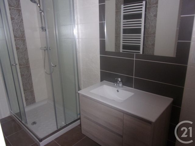 Appartement F2 à louer - 2 pièces - 51.6 m2 - GUERET - 23 - LIMOUSIN - Century 21 La Fontaine Immobilier Appartement F2 à louer - 2 pièces - 51.6 m2 - GUERET - 23 - LIMOUSIN - Century 21 La Fontaine Immobilier