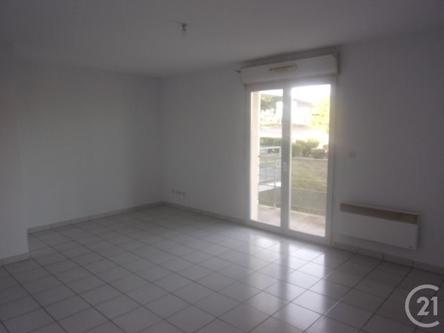 Appartement F2 à louer - 2 pièces - 50.0 m2 - GUERET - 23 - LIMOUSIN - Century 21 La Fontaine Immobilier Appartement F2 à louer - 2 pièces - 50.0 m2 - GUERET - 23 - LIMOUSIN - Century 21 La Fontaine Immobilier