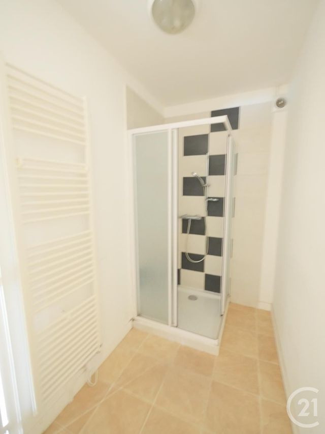 Appartement F3 à louer - 3 pièces - 90.0 m2 - BUSSIERE DUNOISE - 23 - LIMOUSIN - Century 21 La Fontaine Immobilier Appartement F3 à louer - 3 pièces - 90.0 m2 - BUSSIERE DUNOISE - 23 - LIMOUSIN - Century 21 La Fontaine Immobilier