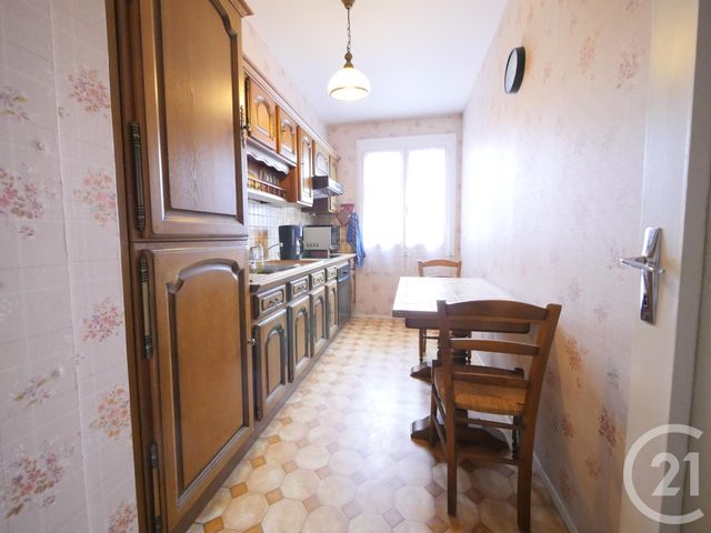 Afficher la photo en grand Appartement F2 à vendre - 2 pièces - 68.65 m2 - GUERET - 23 - LIMOUSIN - Century 21 La Fontaine Immobilier