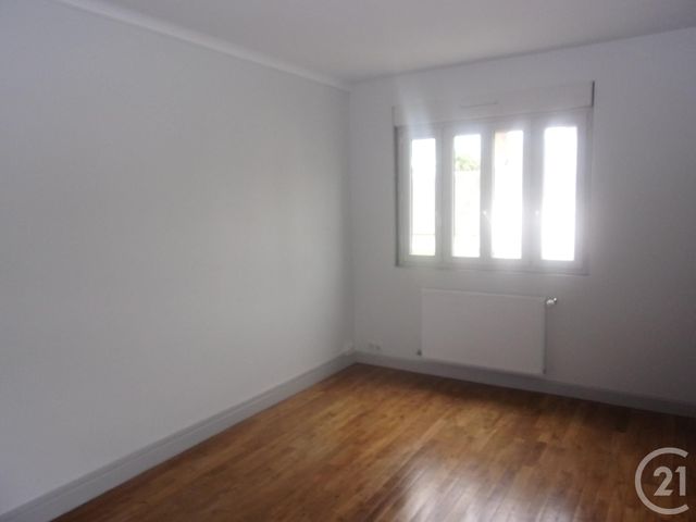 Appartement F3 à louer - 3 pièces - 64.0 m2 - GUERET - 23 - LIMOUSIN - Century 21 La Fontaine Immobilier Appartement F3 à louer - 3 pièces - 64.0 m2 - GUERET - 23 - LIMOUSIN - Century 21 La Fontaine Immobilier