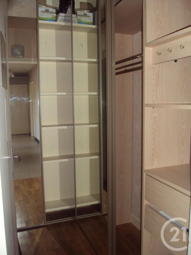 Appartement F4 à louer - 4 pièces - 93.1 m2 - GUERET - 23 - LIMOUSIN - Century 21 La Fontaine Immobilier Appartement F4 à louer - 4 pièces - 93.1 m2 - GUERET - 23 - LIMOUSIN - Century 21 La Fontaine Immobilier