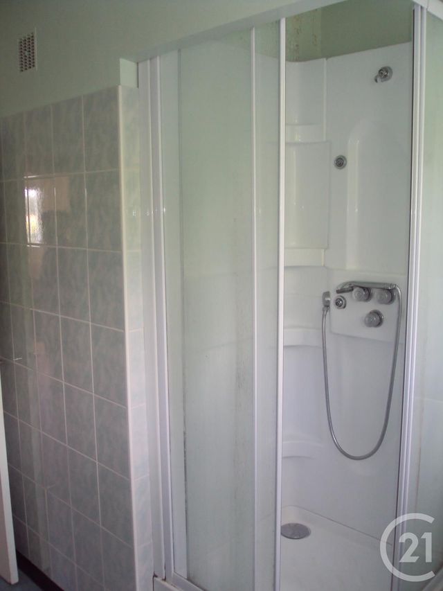 Appartement F4 à louer - 4 pièces - 93.1 m2 - GUERET - 23 - LIMOUSIN - Century 21 La Fontaine Immobilier Appartement F4 à louer - 4 pièces - 93.1 m2 - GUERET - 23 - LIMOUSIN - Century 21 La Fontaine Immobilier