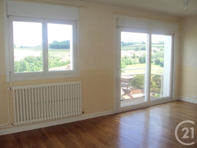 Appartement F4 à louer - 4 pièces - 93.1 m2 - GUERET - 23 - LIMOUSIN - Century 21 La Fontaine Immobilier Appartement F4 à louer - 4 pièces - 93.1 m2 - GUERET - 23 - LIMOUSIN - Century 21 La Fontaine Immobilier