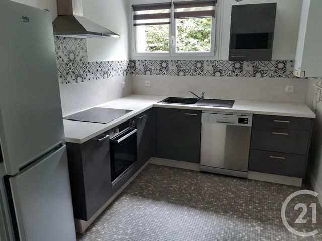 Appartement F4 à louer - 4 pièces - 93.1 m2 - GUERET - 23 - LIMOUSIN - Century 21 La Fontaine Immobilier Appartement F4 à louer - 4 pièces - 93.1 m2 - GUERET - 23 - LIMOUSIN - Century 21 La Fontaine Immobilier