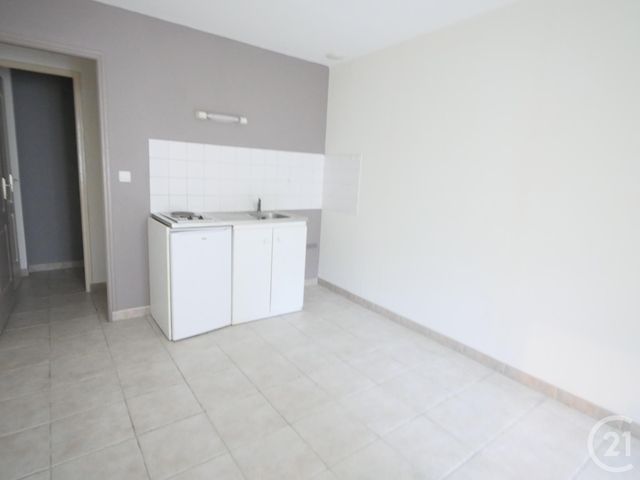 Afficher la photo en grand Studio à louer - 1 pièce - 22.0 m2 - BOURGANEUF - 23 - LIMOUSIN - Century 21 La Fontaine Immobilier