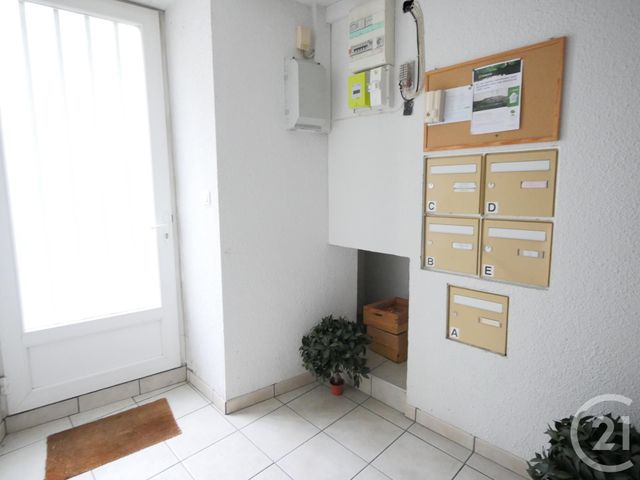 Afficher la photo en grand Studio à louer - 1 pièce - 22.0 m2 - BOURGANEUF - 23 - LIMOUSIN - Century 21 La Fontaine Immobilier
