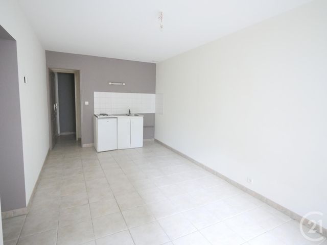 Afficher la photo en grand Studio à louer - 1 pièce - 22.0 m2 - BOURGANEUF - 23 - LIMOUSIN - Century 21 La Fontaine Immobilier