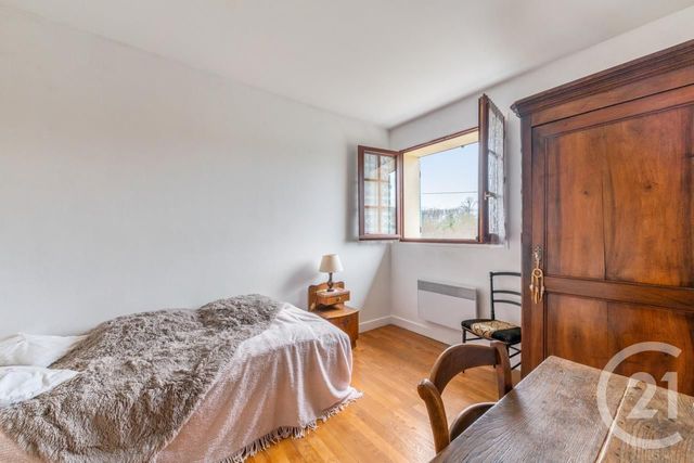 Afficher la photo en grand maison à vendre - 8 pièces - 176.0 m2 - BUSSIERE DUNOISE - 23 - LIMOUSIN - Century 21 La Fontaine Immobilier