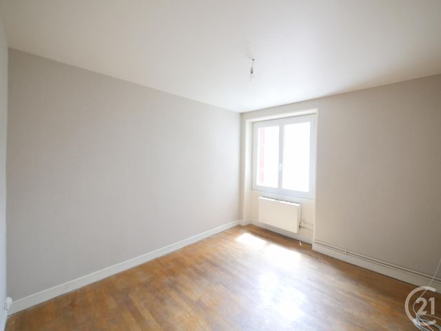 Afficher la photo en grand Appartement F3 à louer - 3 pièces - 72.1 m2 - GUERET - 23 - LIMOUSIN - Century 21 La Fontaine Immobilier