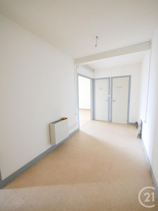 Afficher la photo en grand Appartement F3 à louer - 3 pièces - 72.1 m2 - GUERET - 23 - LIMOUSIN - Century 21 La Fontaine Immobilier