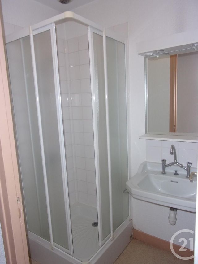 Afficher la photo en grand Studio à louer - 1 pièce - 25.0 m2 - GUERET - 23 - LIMOUSIN - Century 21 La Fontaine Immobilier