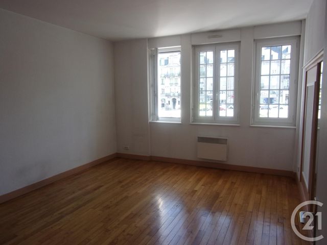 Afficher la photo en grand Studio à louer - 1 pièce - 25.0 m2 - GUERET - 23 - LIMOUSIN - Century 21 La Fontaine Immobilier