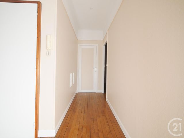 Afficher la photo en grand Appartement F4 à louer - 4 pièces - 89.2 m2 - GUERET - 23 - LIMOUSIN - Century 21 La Fontaine Immobilier