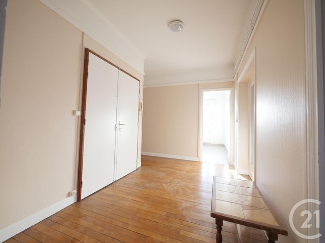 Afficher la photo en grand Appartement F4 à louer - 4 pièces - 89.2 m2 - GUERET - 23 - LIMOUSIN - Century 21 La Fontaine Immobilier