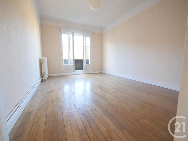 Afficher la photo en grand Appartement F4 à louer - 4 pièces - 89.2 m2 - GUERET - 23 - LIMOUSIN - Century 21 La Fontaine Immobilier