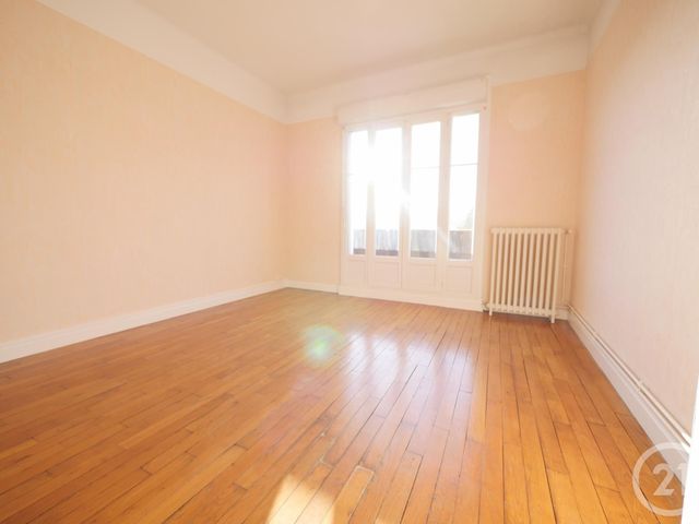 Afficher la photo en grand Appartement F4 à louer - 4 pièces - 89.2 m2 - GUERET - 23 - LIMOUSIN - Century 21 La Fontaine Immobilier