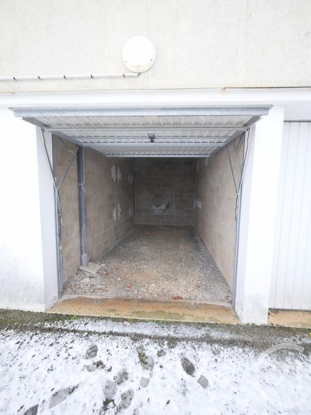 parking à louer - 12.0 m2 - GUERET - 23 - LIMOUSIN - Century 21 La Fontaine Immobilier