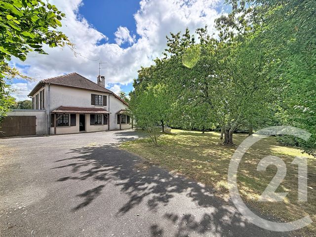 maison à vendre - 7 pièces - 201.8 m2 - ST SULPICE LE GUERETOIS - 23 - LIMOUSIN - Century 21 La Fontaine Immobilier