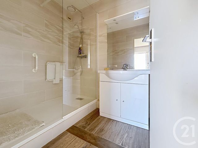 Afficher la photo en grand Appartement T5 à vendre - 5 pièces - 118.0 m2 - GUERET - 23 - LIMOUSIN - Century 21 La Fontaine Immobilier