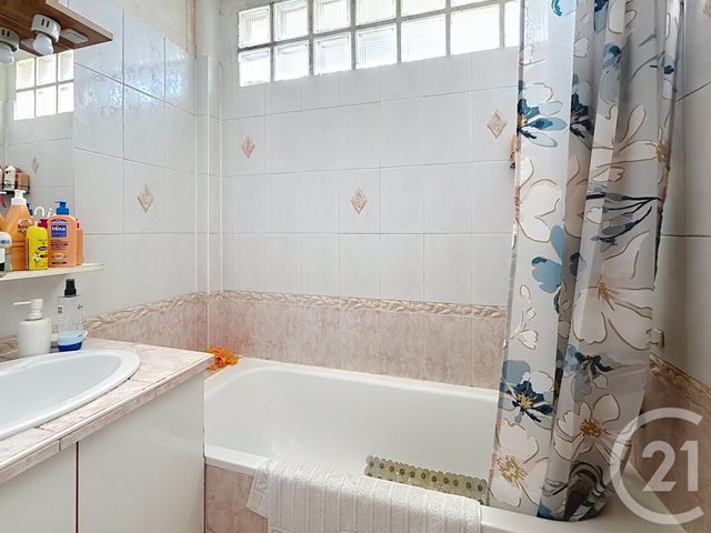 Appartement T3 à vendre - 3 pièces - 67.0 m2 - GUERET - 23 - LIMOUSIN - Century 21 La Fontaine Immobilier