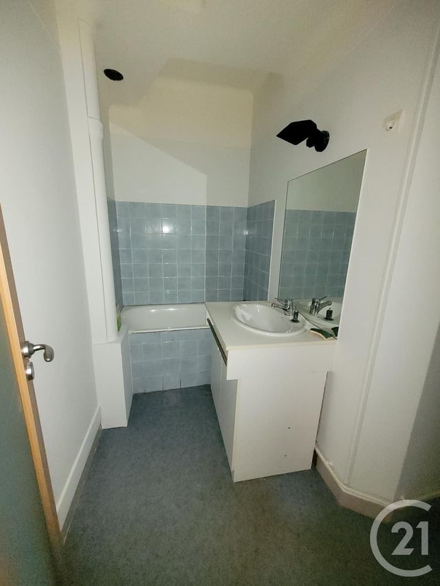 Appartement T3 à vendre - 3 pièces - 65.35 m2 - GUERET - 23 - LIMOUSIN - Century 21 La Fontaine Immobilier