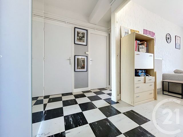 Appartement F3 à vendre - 3 pièces - 53.0 m2 - GUERET - 23 - LIMOUSIN - Century 21 La Fontaine Immobilier