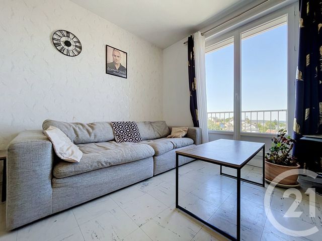 Appartement F3 à vendre - 3 pièces - 53.0 m2 - GUERET - 23 - LIMOUSIN - Century 21 La Fontaine Immobilier