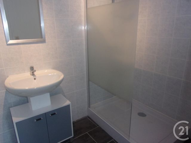 Appartement F1 à louer - 2 pièces - 30.0 m2 - GUERET - 23 - LIMOUSIN - Century 21 La Fontaine Immobilier