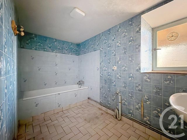 maison à vendre - 4 pièces - 101.63 m2 - BUSSIERE DUNOISE - 23 - LIMOUSIN - Century 21 La Fontaine Immobilier