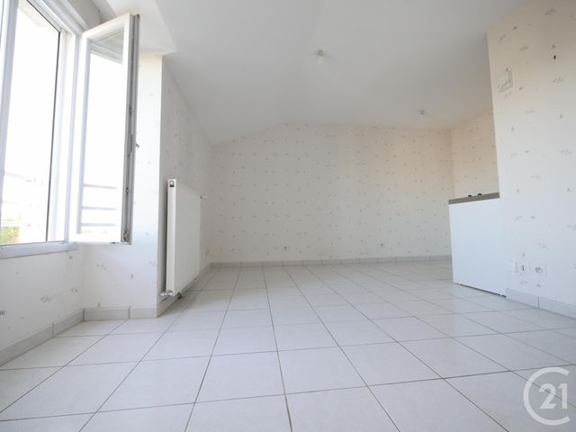 Appartement F2 à louer - 2 pièces - 28.0 m2 - GUERET - 23 - LIMOUSIN - Century 21 La Fontaine Immobilier