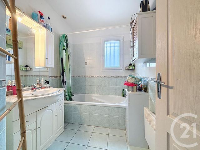 maison à vendre - 4 pièces - 90.0 m2 - ST SULPICE LE GUERETOIS - 23 - LIMOUSIN - Century 21 La Fontaine Immobilier