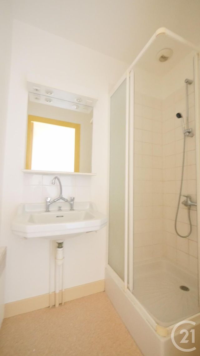 Appartement Studio à louer - 1 pièce - 24.0 m2 - GUERET - 23 - LIMOUSIN - Century 21 La Fontaine Immobilier