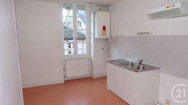 Appartement F2 à louer - 2 pièces - 52.0 m2 - GUERET - 23 - LIMOUSIN - Century 21 La Fontaine Immobilier