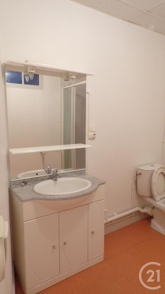 Appartement F2 à louer - 2 pièces - 52.0 m2 - GUERET - 23 - LIMOUSIN - Century 21 La Fontaine Immobilier