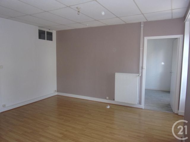 Appartement F2 à louer - 2 pièces - 52.0 m2 - GUERET - 23 - LIMOUSIN - Century 21 La Fontaine Immobilier