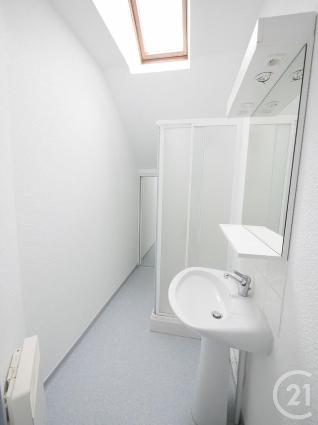 Appartement F1 à louer - 1 pièce - 32.8 m2 - GUERET - 23 - LIMOUSIN - Century 21 La Fontaine Immobilier