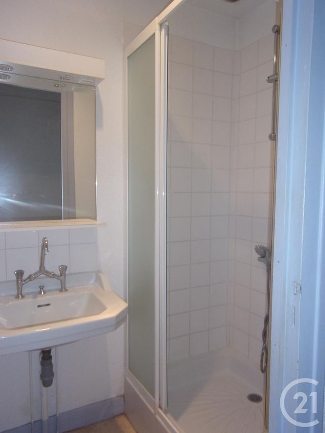 Appartement Studio à louer - 1 pièce - 23.0 m2 - GUERET - 23 - LIMOUSIN - Century 21 La Fontaine Immobilier