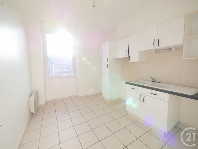 Appartement F3 à louer - 3 pièces - 79.85 m2 - GUERET - 23 - LIMOUSIN - Century 21 La Fontaine Immobilier