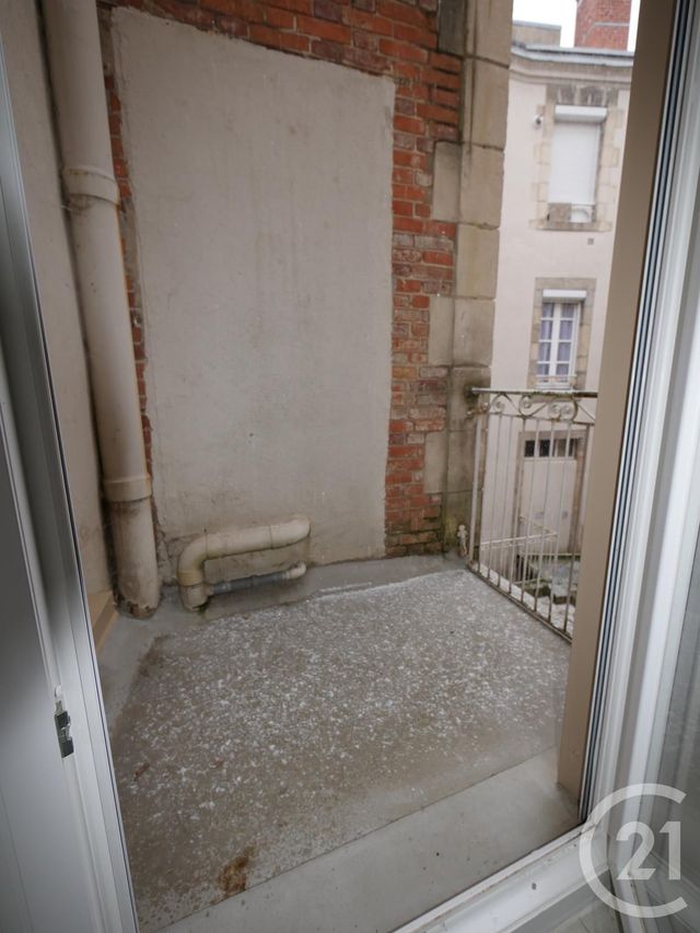 Appartement F1 à louer - 2 pièces - 36.0 m2 - GUERET - 23 - LIMOUSIN - Century 21 La Fontaine Immobilier