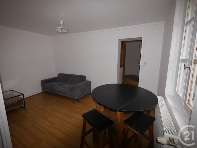 Appartement F1 à louer - 2 pièces - 36.0 m2 - GUERET - 23 - LIMOUSIN - Century 21 La Fontaine Immobilier