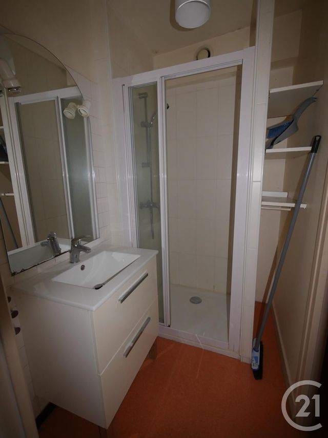 Appartement F1 à louer - 2 pièces - 36.0 m2 - GUERET - 23 - LIMOUSIN - Century 21 La Fontaine Immobilier