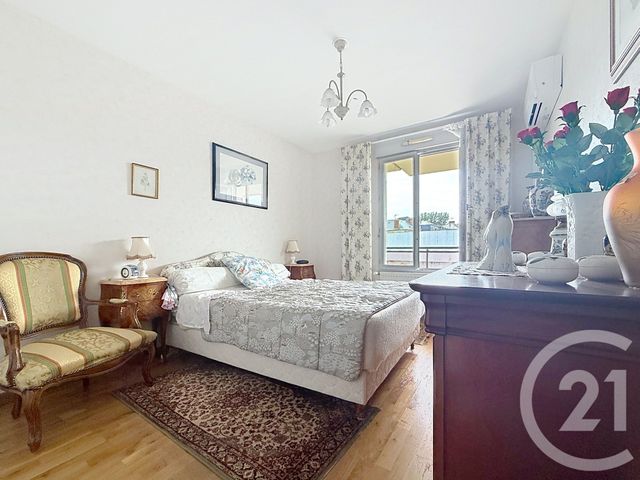 Appartement à vendre - 4 pièces - 91.0 m2 - GUERET - 23 - LIMOUSIN - Century 21 La Fontaine Immobilier