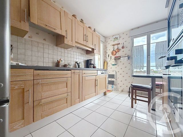 Appartement à vendre - 4 pièces - 91.0 m2 - GUERET - 23 - LIMOUSIN - Century 21 La Fontaine Immobilier
